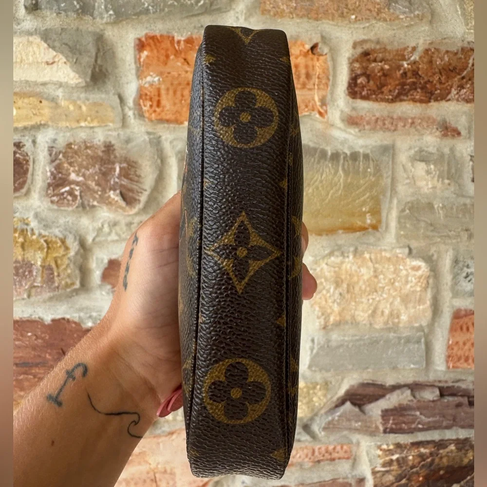 LOUIS VUITTON POCHETTE LIMITED EDITION - Picture 7 of 9